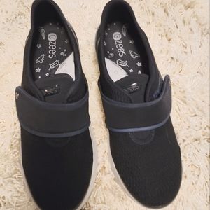 BZEES Ladies 10m. NAVY BLUE. Velcro across the top